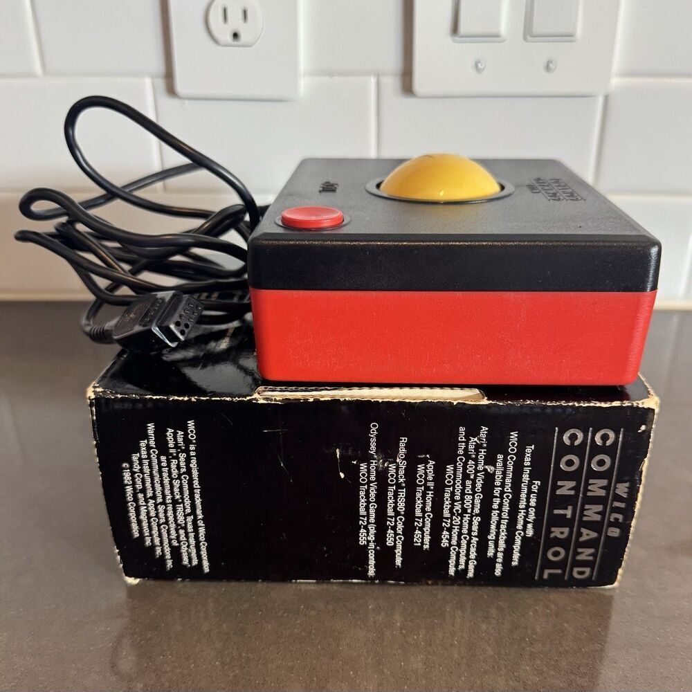 Wico Command Control Joystick w/ Box -Atari 400 800 & Commodore VIC-20 / 75-4560 - Picture 4 of 9